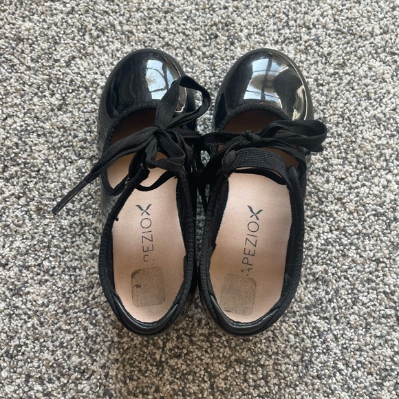 Capezio black tap shoes toddler 10.5 - Picture 2 of 4